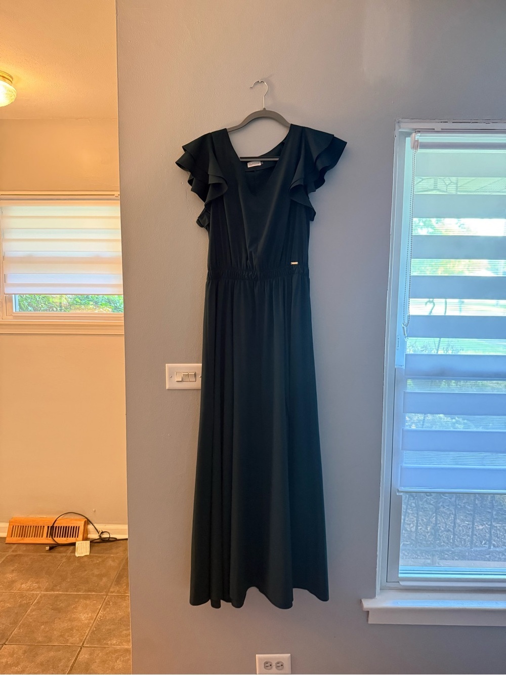 Numoco Elegant V-Neck Ruffle Sleeve Maxi Dress - Picture 4 of 8